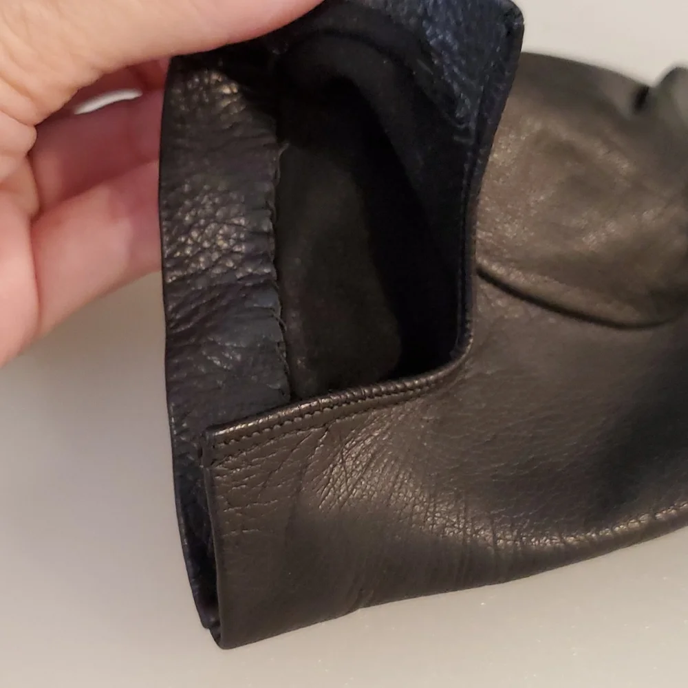 Vintage Black gloves for smaller hands bow detail